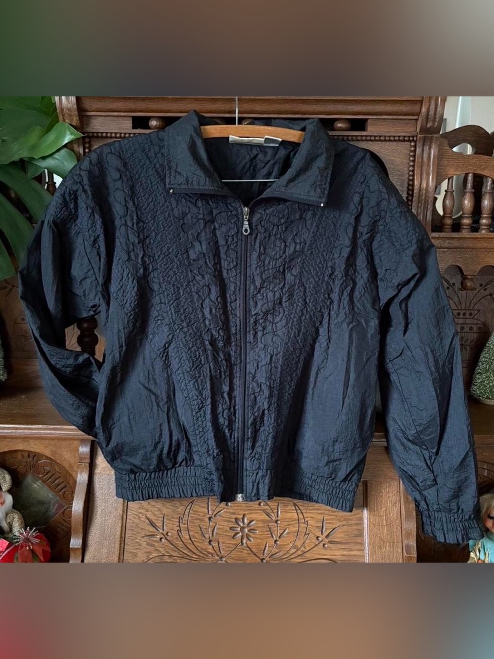 Super cool retro vintage 80s/90s Black Embroidered Windbreaker Jacket